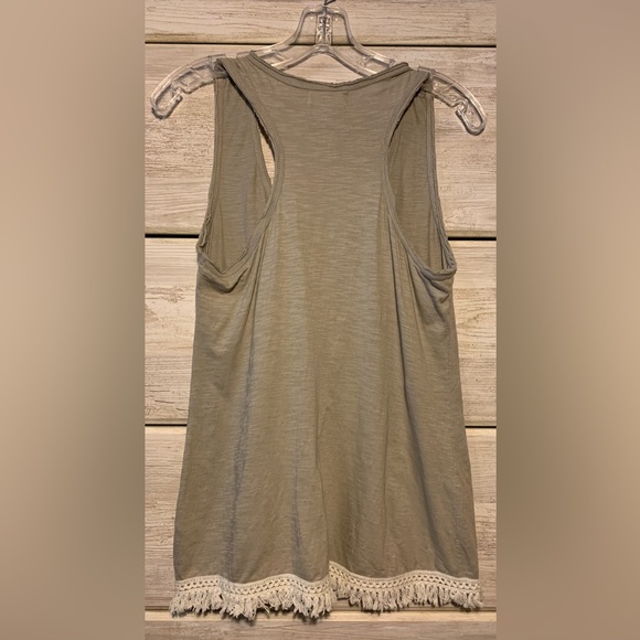 Z&L Tank w Fringe - Picture 2 of 3